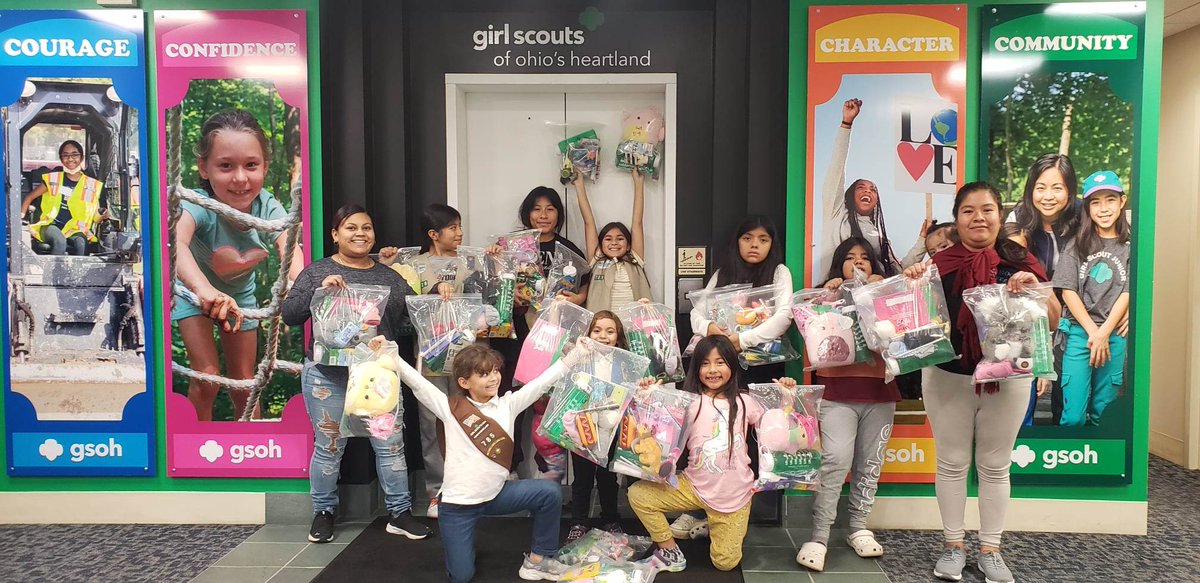 GirlScoutsOH's tweet photo. This Saturday, we're spotlighting the Latina Girl Scouts' Community Service Project for the Holidays. They did a toy, school & hygiene supplies drive for@OCC_shoeboxes ! The girls donated 24 bags full of items!
#LatinaGirlScouts #GSOH #GirlScoutsGive #GirlScoutProject https://t.co/Oczw65jtCG