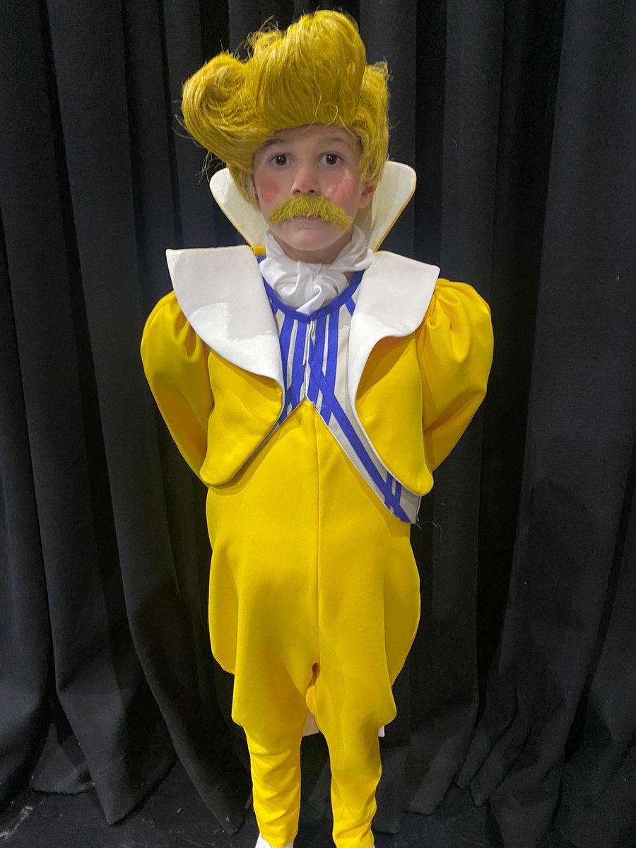 My son Kyle got to meet <a href="/CaoimhinKelleh1/">Caoimhin Kelleher</a> at the toy show last night, what a true gentleman he was, and what a day for young Kyle thank you to all involved 👍 #toyshow #Spotlight