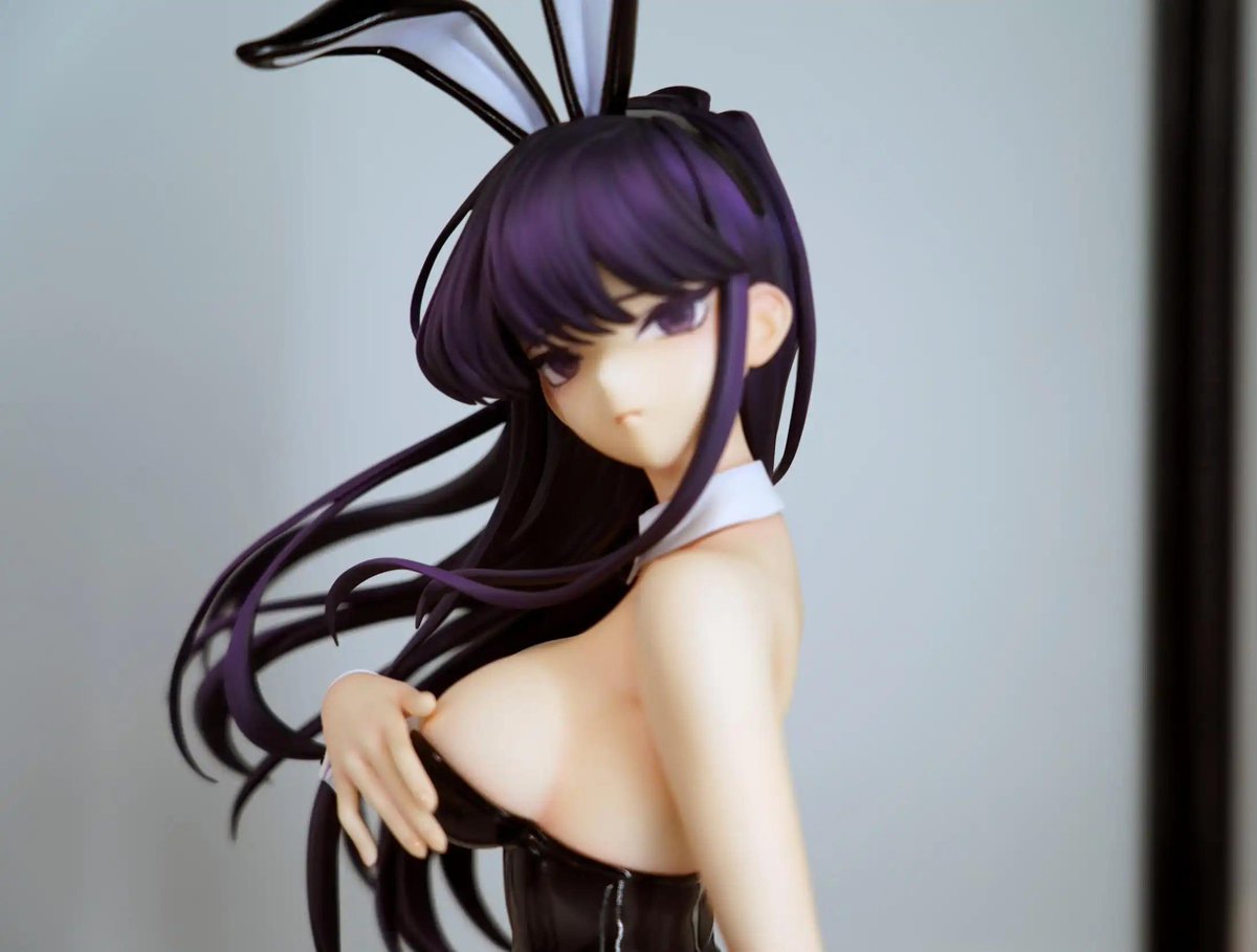 ElMundoShiro's tweet photo. La compañía #FREEing está preparando una #Figura a escala 1/4 de la línea #B_Style basada en #ShoukoKomi (#Bunny Ver.). Así es, por fin tenemos una #Figura oficial de #Komi_San, ¡e incluso con un traje de #Conejita! https://t.co/r8Rl0g3PSp