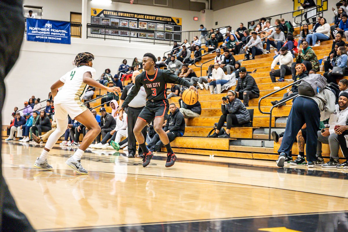 OntheRadarHoops's tweet photo. The 6’3″ guard out of Tri-Cities, Kory Mincy, was fearless against a stacked Grayson team.
Mincy is a solid, lead guard that has experience taking over in games.
STORY:
https://t.co/pPial9vDxC https://t.co/A4LL9yxn5r