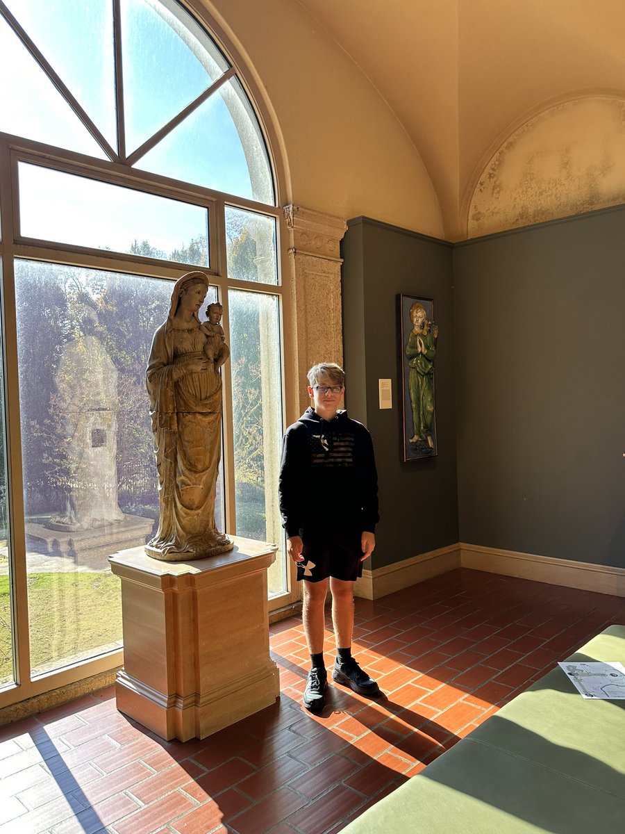 LoyalLady2024's tweet photo. A must see! Even my 14 year old had a blast! He loved art and fall fun outdoors #philbrookmuseum #art #architecture #NaturePhotography #Picasso #paintings #museums https://t.co/xkilwxEmee