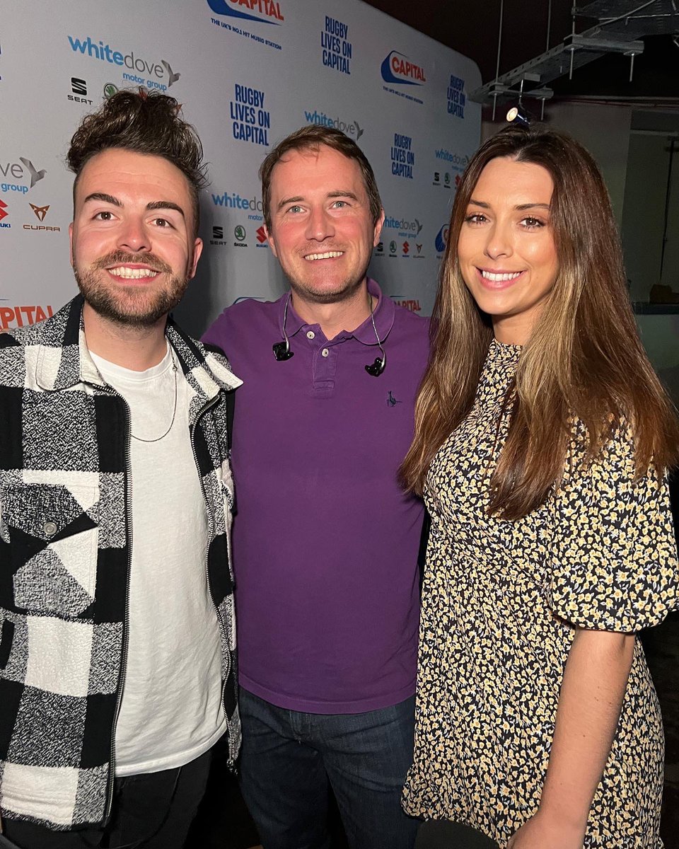 Sorry but Wales were ROBBED!!! 🤦🏻‍♂️ these pics were taken when we were winning 😂🏴󠁧󠁢󠁷󠁬󠁳󠁿🏴󠁧󠁢󠁷󠁬󠁳󠁿🏴󠁧󠁢󠁷󠁬󠁳󠁿 LIVE til 7 on @CapSouthWales 📻