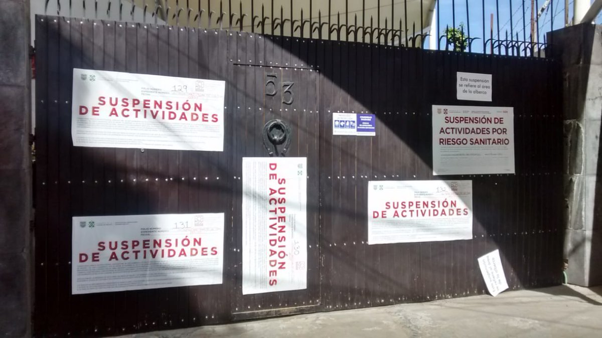 FerUrdanivia's tweet photo. @Luis_GQM me puede explicar por que llega el personal de su alcaldía a las 10:30pm a hacer una verificación al @colegiowilliams sabiendo que no hay nadie a esa hr, y ponen sellos adicionales a los que ya tenía? No quiero pensar que haya algún interés político detras de esto https://t.co/7HQVXL9WVg
