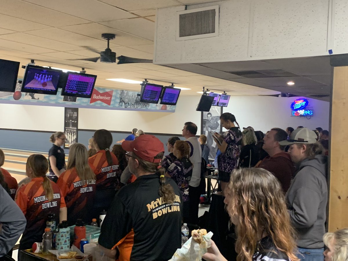 TriadKnights's tweet photo. Here at Hi-Top Bowl at the Annual Triad Girls Invite!! Brylee Proffitt is leading the way among ALL bowlers with a 231 and 225 in her first 2 games! Huge thank you to Ray and his staff here at Hi-Top! @TriadHighSchool #nogutterballs https://t.co/2hN7M0s2BR
