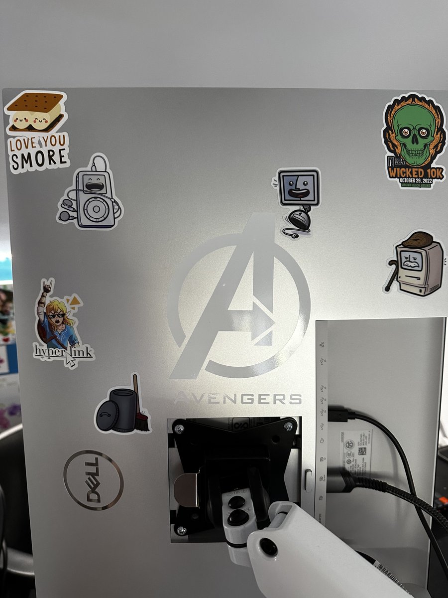 g0ld2k's tweet photo. @ismh finally got around to putting some of your awesome stickers on the back of my monitor. https://t.co/nHoxUeiE2U