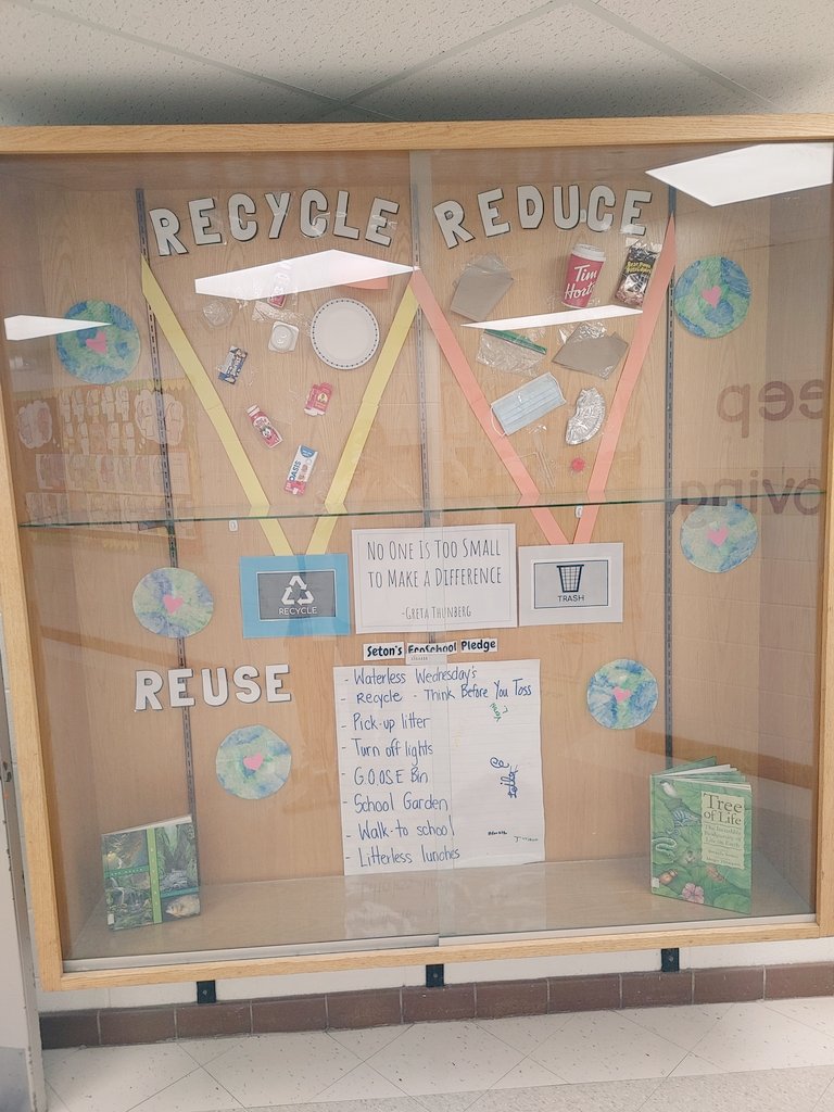 Check out our recycling bulletin board! We pledge to reduce, reuse and recycle! Thank you Eco Team @MrsCherkas <a href="/NinaMennite/">Mrs.Mennite</a> <a href="/MrsDosSantos1/">Mrs_Dos.Santos</a> <a href="/SetonWildcats/">SETON DPCDSB</a> <a href="/DP_EcoSchools/">@DP_EcoSchools</a>