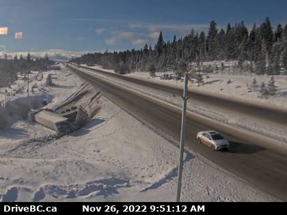benbyer's tweet image. Whoa, not a good morning for this trucker.  Winter storm warning for today and tonight on the #Coquihalla #BCStorm.  Drive safe!