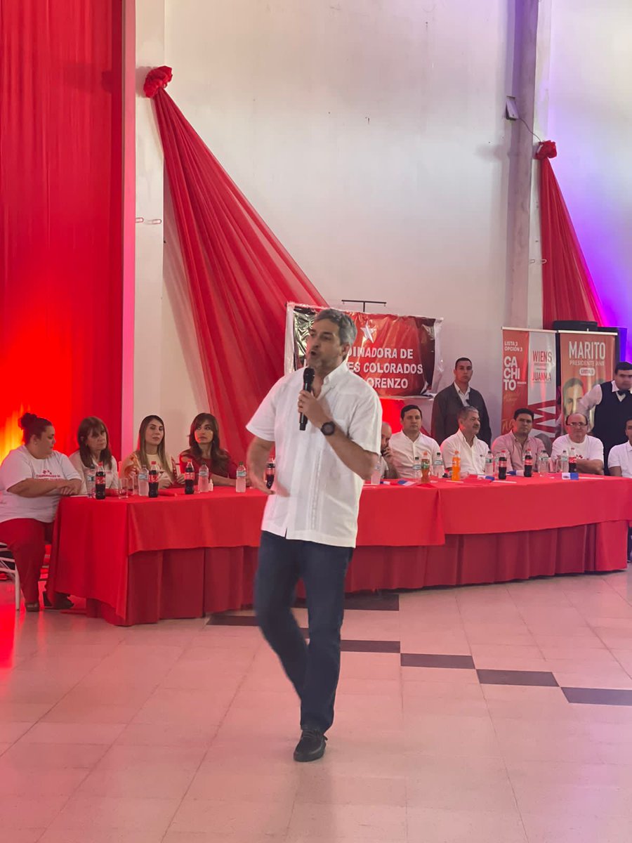 LinksPolitica's tweet photo. 🚩 Impresionante encuentro de la Coordinadora de Docentes Coloradas de San Lorenzo con  @MaritoAbdo próximo Presidente de la Gloriosa Asociación Nacional Republicana #PartidoColorado.

#WiensPresidente 
#JuanmaVice
#MaritoPdteANR 
#CachitoSenador 
#JuanAñazcoDip
#FelipitoMiembro https://t.co/6IgYGJQ9GE