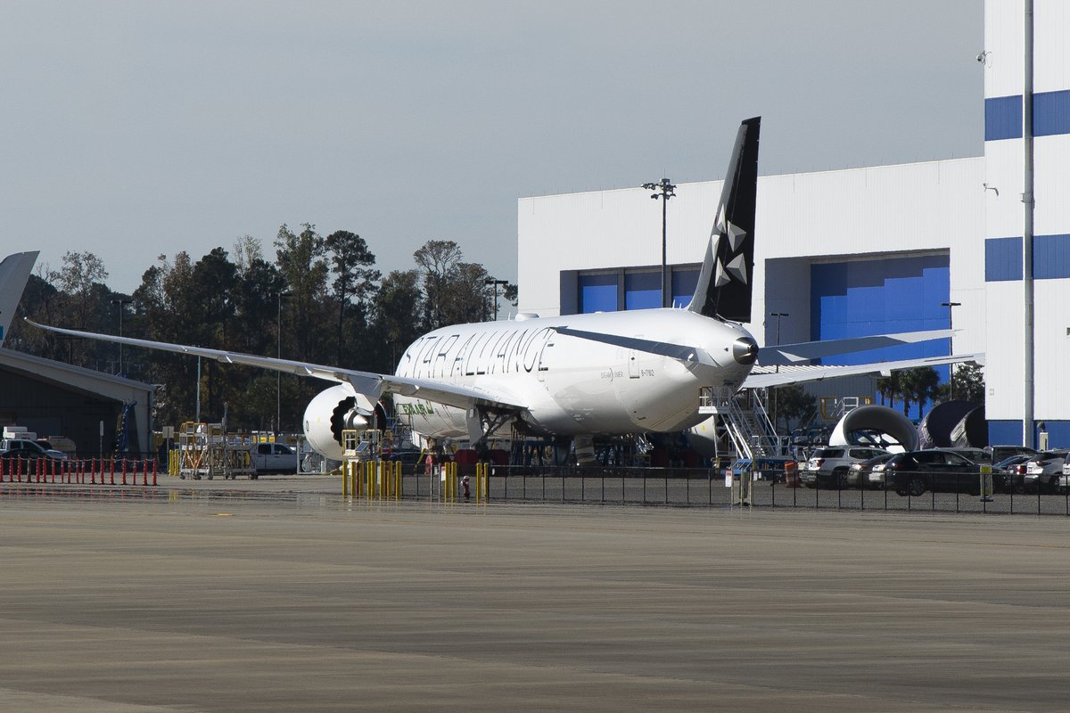 Devin on Twitter "EVA Air Boeing 78710 LN1142 in the Star Alliance