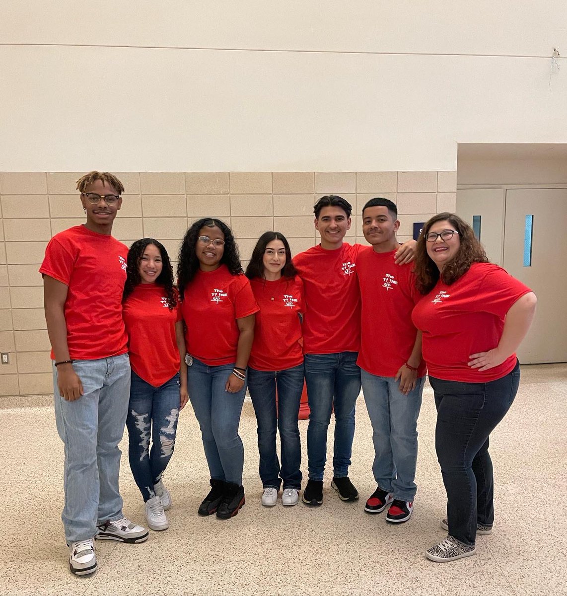 CVChoir's tweet photo. What an amazing night! Some of Channelview choir students and choir alumni got to perform the national anthem at the rockets game last night !! @CHSfineartsdept @ChannelviewHS @CVISDFineArts https://t.co/O6eLAfREIP