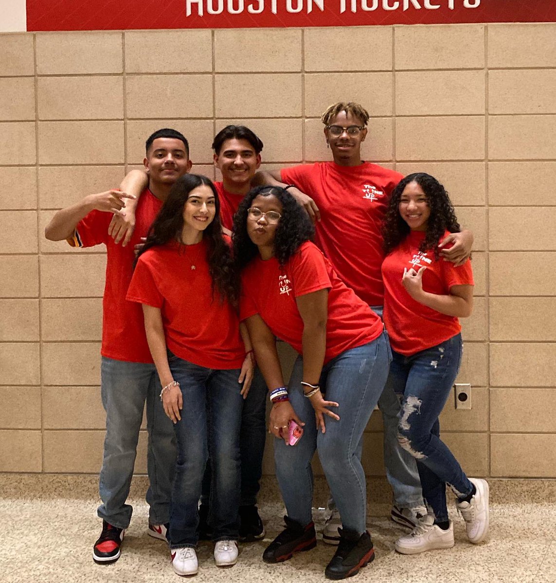 CVChoir's tweet photo. What an amazing night! Some of Channelview choir students and choir alumni got to perform the national anthem at the rockets game last night !! @CHSfineartsdept @ChannelviewHS @CVISDFineArts https://t.co/O6eLAfREIP