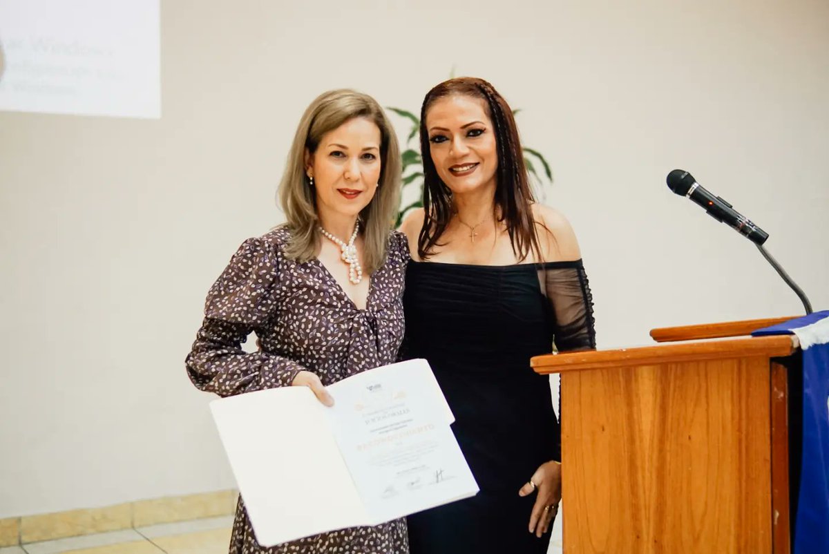 univer_colima's tweet photo. Agradecemos a la Licda. Berónica Farías Gutiérrez, secretaria de acuerdos del Juzgado Primero de Distrito del Estado de Colima, quien además es orgullosamente egresada UNIVER Colima, por su intervención dentro del marco de nuestro XV Congreso Nacional de Juicios Orales. 🙌🏻💙 https://t.co/17Pu3Vy4MH