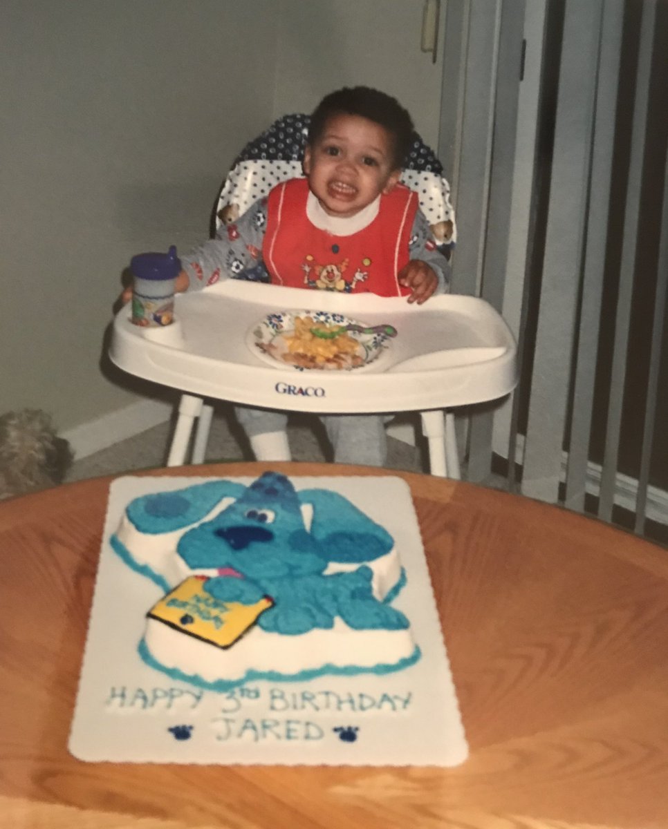 _jaredmartin_'s tweet photo. Serving cunt at 3 years old with a blues clues cake https://t.co/tLxLwM7QAg