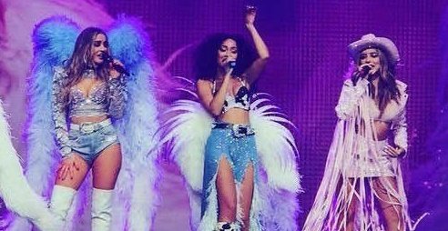 hourly_lmx's tweet photo. a tour (lm5, confetti, gd and gw) https://t.co/uMr5W7bx9U