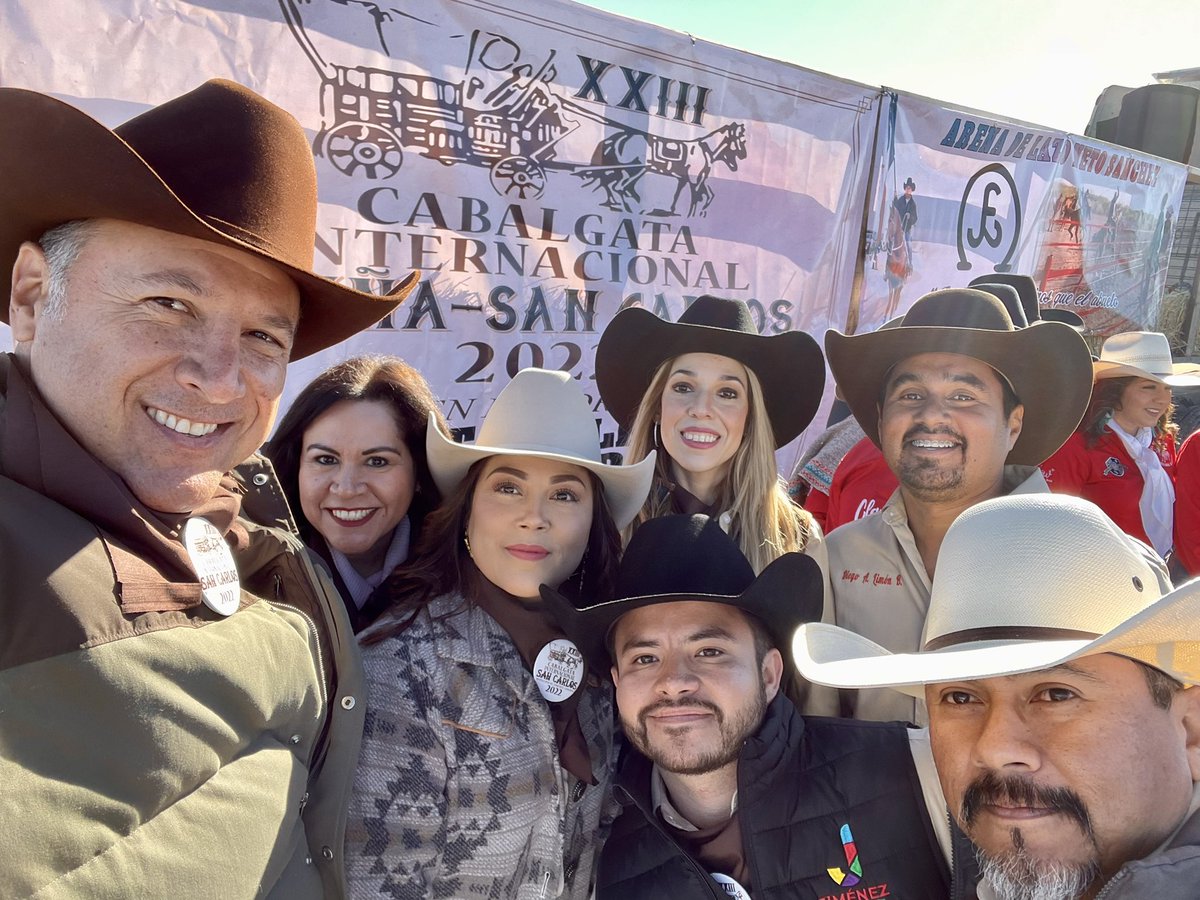 Oscar_Lopez_E's tweet photo. En representación del Gobernador @mrikelme acompañé a la Alcaldesa de Jiménez @MaribelGlzE al arranque y coronación de la Reina de la XXIII Cabalgata de Acuña-San Carlos, saludando grandes amig@s, recordando el origen de la misma, y coincidiendo en mantener vivas las tradiciones https://t.co/i2uSIqhzYW