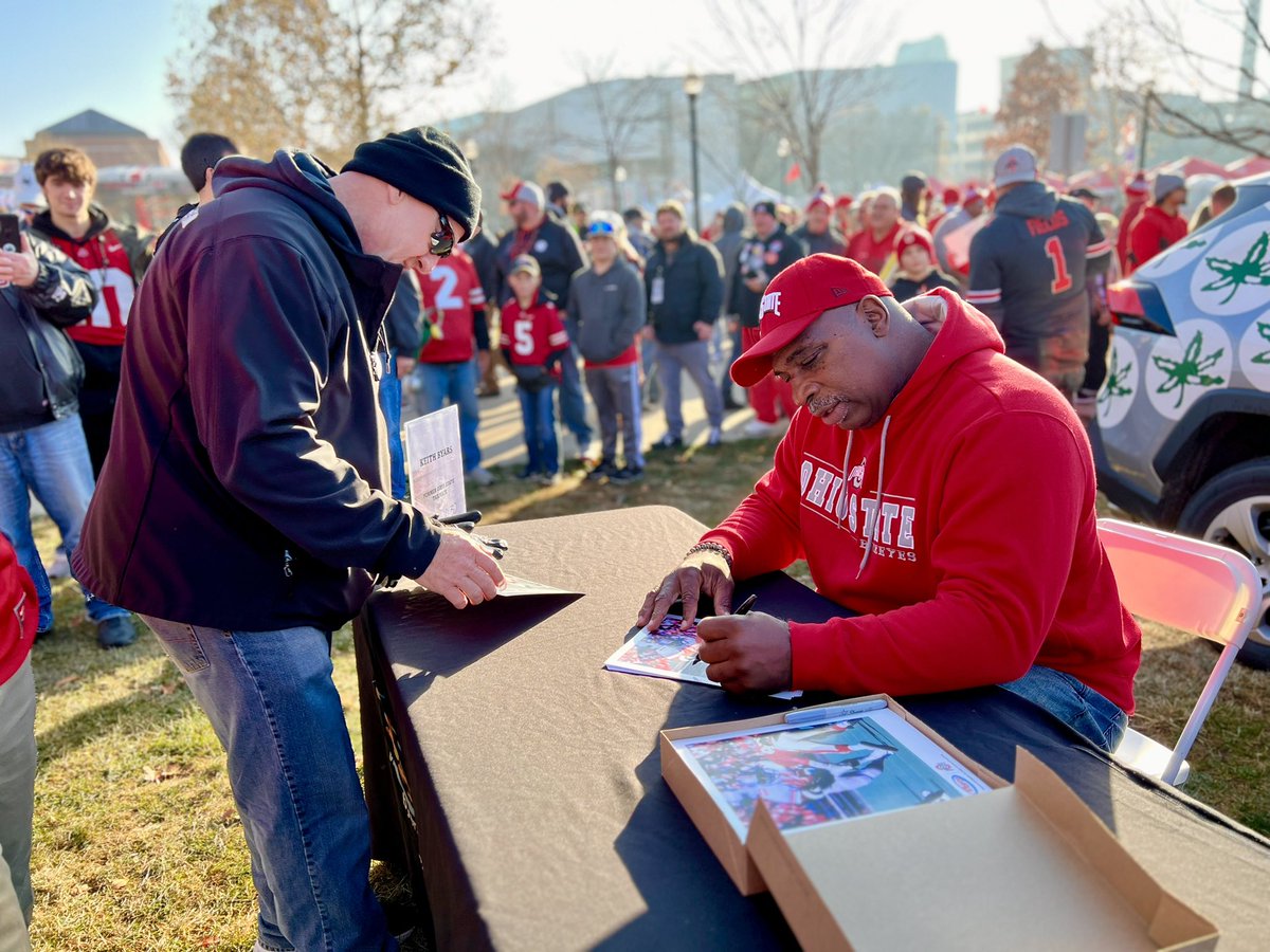 Keith Byars was a big hit at Fan Fest today! 

#byersauto #osu #ohiostate #buckeyes