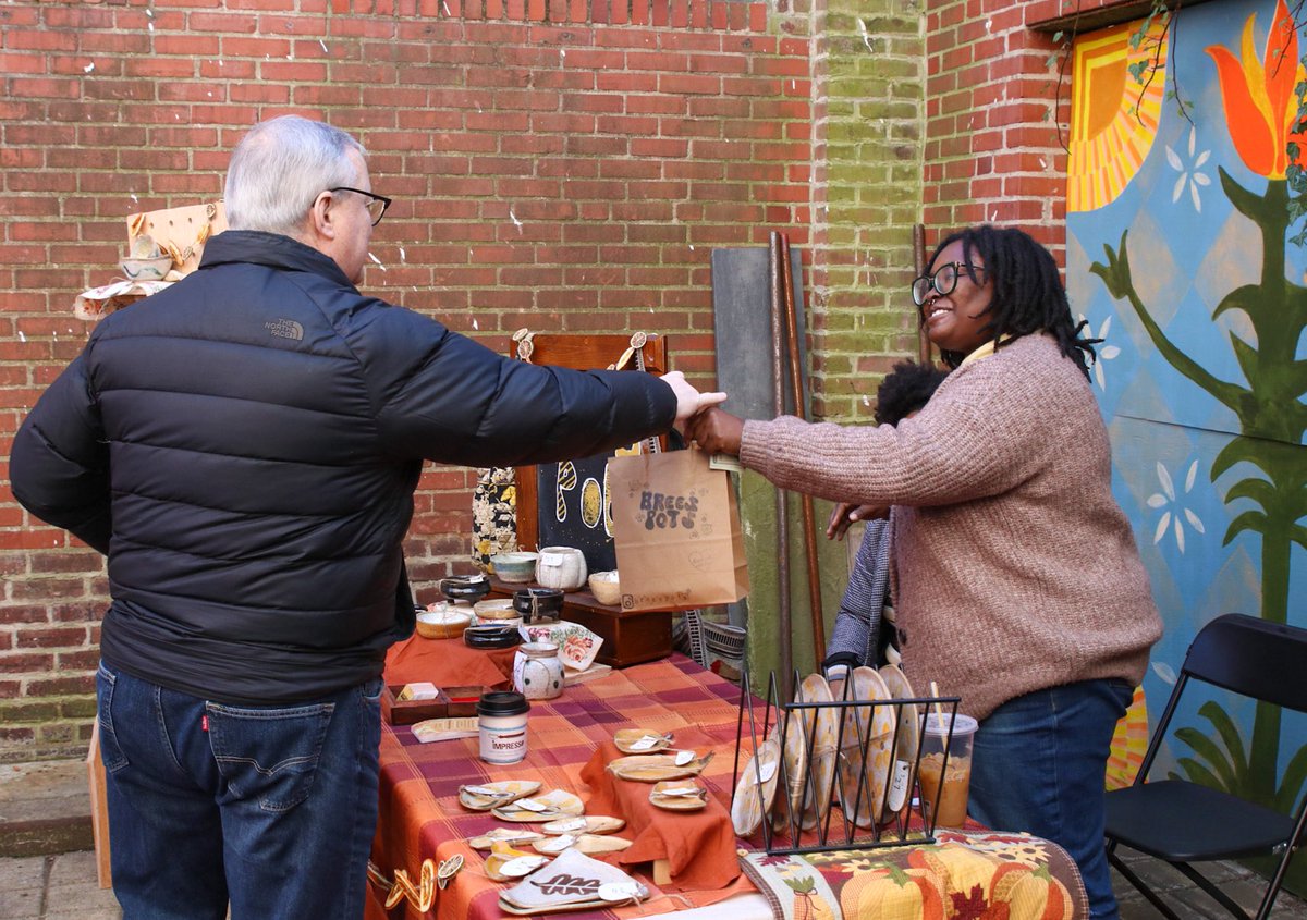 PhillyMayor's tweet photo. Today, on #SmallBusiness Saturday, I met with business owners and shopped at some of our local stores in Germantown.

Small businesses are the backbone of our communities, and I encourage you to shop small and #ShopPHL today, this season, and throughout the year. https://t.co/QFEq9cmN6T
