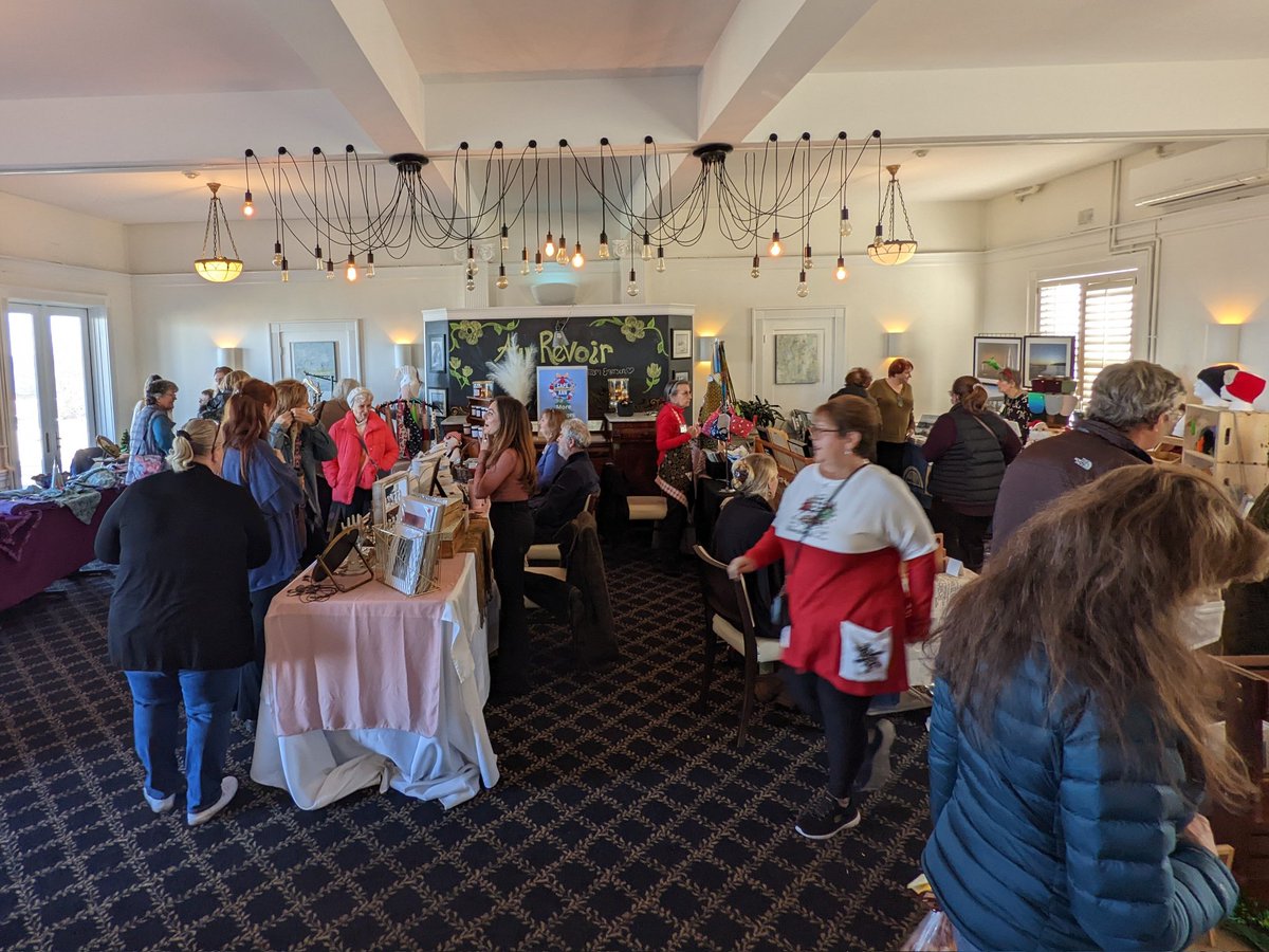 DruTarr's tweet photo. Great turnout for the Cape Ann Makers Market - Holiday Market at The Emerson Inn on Small Business Saturday! Tons of awesome local vendors like Hold Fast Company and more. https://t.co/rmgzUG9U5I