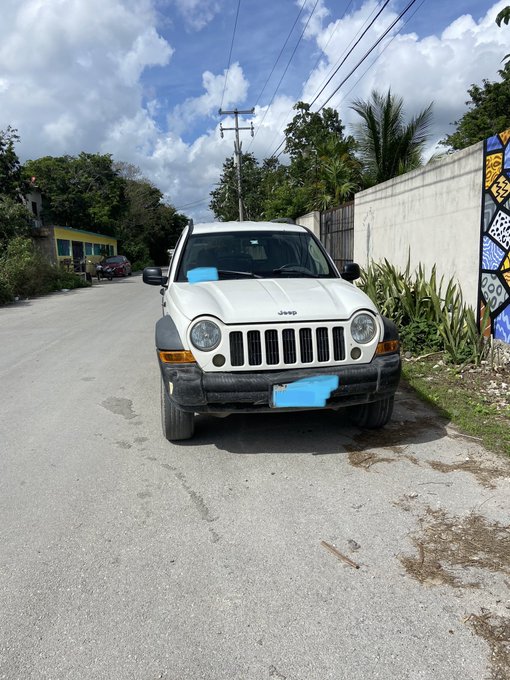 thank you only fans 💙 (this is almost sarcastic because it&rsquo;s probably the worst jeep model ever and it&rsquo;s