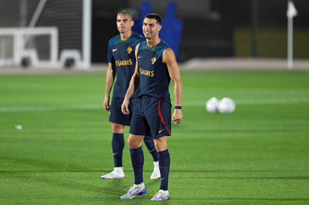 CriisHQ's tweet photo. Cristiano Ronaldo from training today 
#FIFAWorldCup , #Portugal https://t.co/VlhBEMwA0f