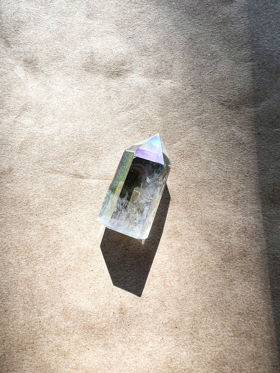 sailorstarstore's tweet photo. Aura coated crystals ✨

Clear Quartz and Sphalerite https://t.co/mDXCQ9oU8O