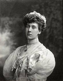 FMB_fiona's tweet photo. Princess Marie-Louise of Schleswig-Holstein was a frequent visitor to Stanton Court in the 1930s. Who was her famous grandmother? #TheChroniclesofaCourtier #HistoryWritersDay22 https://t.co/BKjggnF4hU