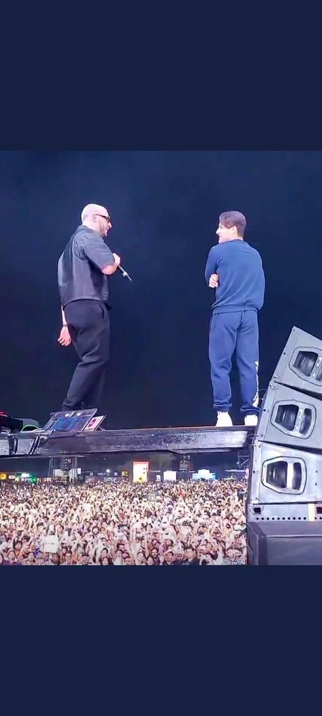 CelebHoonYaarr's tweet photo. From running behind lead actors and standing as side actors
 TO
standing infront of @djsnake and thousands of people and giving his own performance 

This is called real success dude !
@imrealasim take a bow ! G O.A.T for a reason!

ASIM RIAZ X DJ SNAKE" https://t.co/oDqBO33ncf