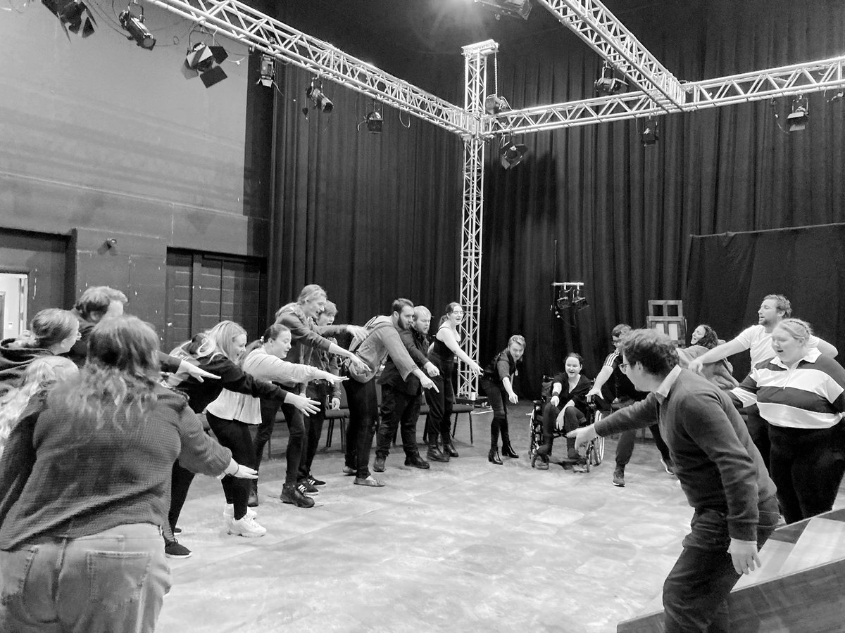 UWTSDLOVEPLAY's tweet photo. Actors warmed up ✅
All the crew ready to go ✅

..it’s showtime!👀 

@UWTSD_Perf_Arts @UWTSD_TDP @UwtsdA https://t.co/h7alAdsz6d