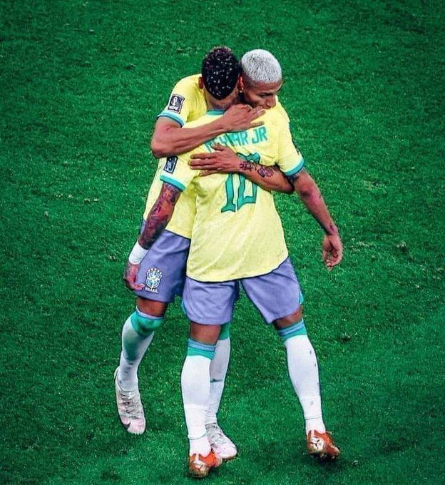 choqueii_'s tweet photo. O Corpo fala. Foda-se o Neymar. https://t.co/XeSDPMaOPU