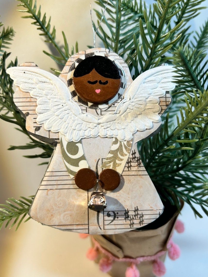 PlaysPaper's tweet photo. Excited to share this item from my #etsy shop: African American Christmas Angel Ornament
#SmallbusinessSaturday  https://t.co/RcSUIHKE9w https://t.co/JONj6bfSG2