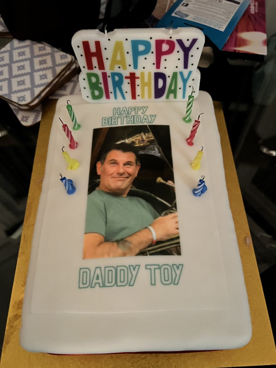 craig_toy's tweet photo. Very rare I single out people for just being awesome but @TTTourists @ESRideRepeat @JakESRideRepeat @KTourists thank you so much for just being you, it’s not my birthday but these incredible people bought me this cake to wish me a happy belated birthday, love you guys #DaddyToy❤️ https://t.co/YySHrhwch3