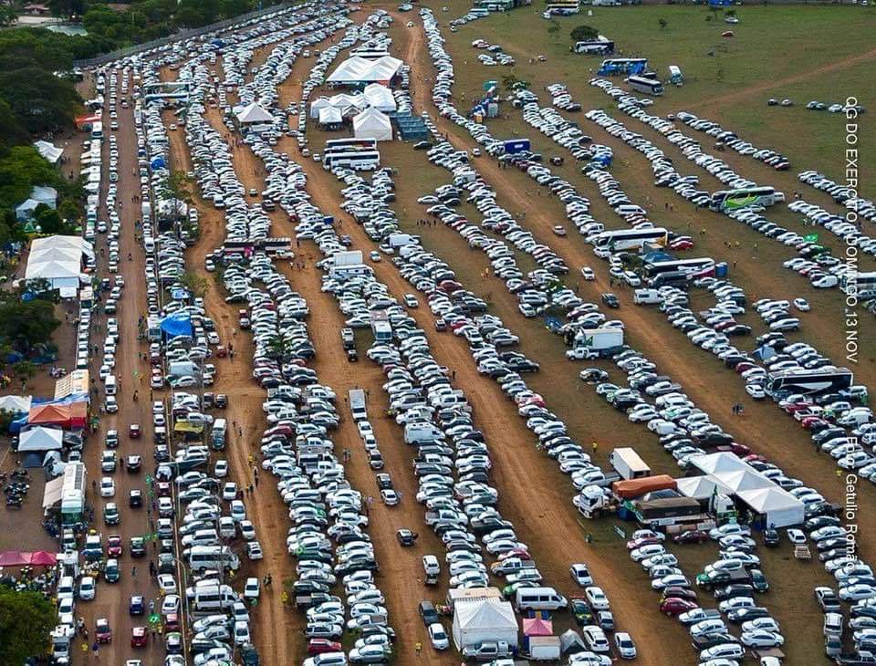 DjalmaSilveira4's tweet photo. Brasília está assim, em frente ao QG do Exército. Quem em sã consciência pode realmente acreditar que isso vai dar em nada?! https://t.co/Cnmr86OVZm