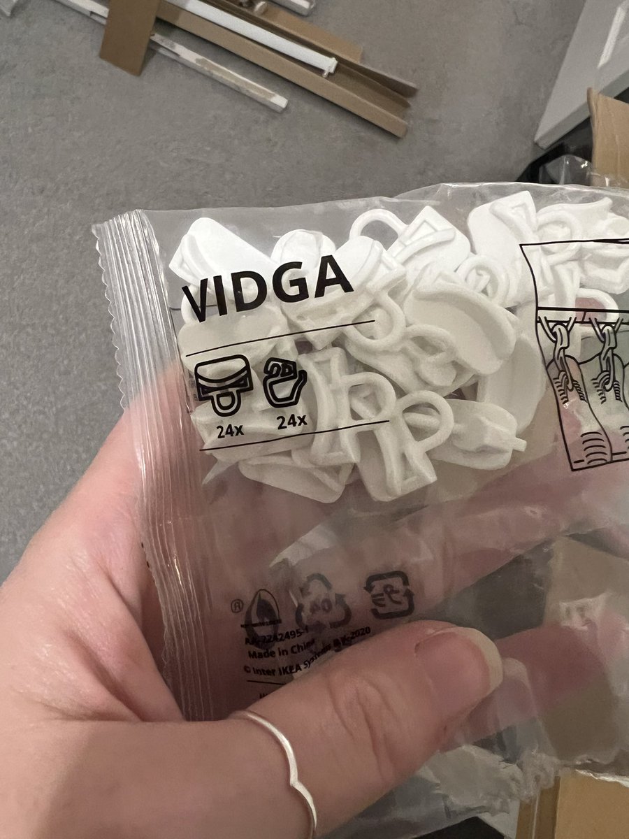 Calmbirthco's tweet photo. @IKEAUK bought 4 packs of these, none had the correct amount in! Only 54 hooks out of 96(!!) and 2 eyelets missing 🙄🙄🙄 https://t.co/AKx5sopkT2
