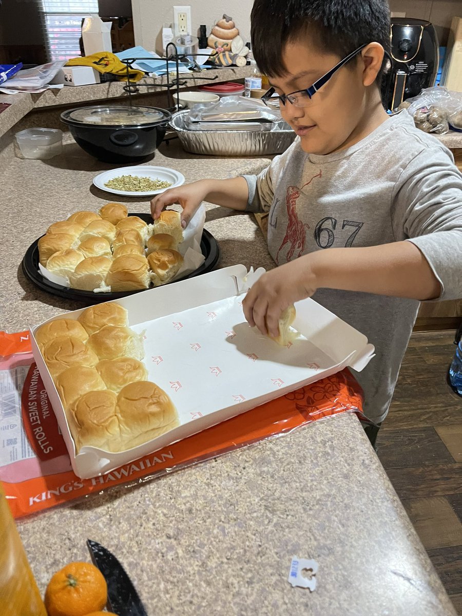 AutismNotEvery1's tweet photo. Good afternoon! David is helping get everything ready for our Friendsgiving get together today! Can anyone guess what the dry stuff is and what it will be used for? #SmileWithLittleD #CookingWithLittleD #Friendsgiving https://t.co/BnLaNtltyG
