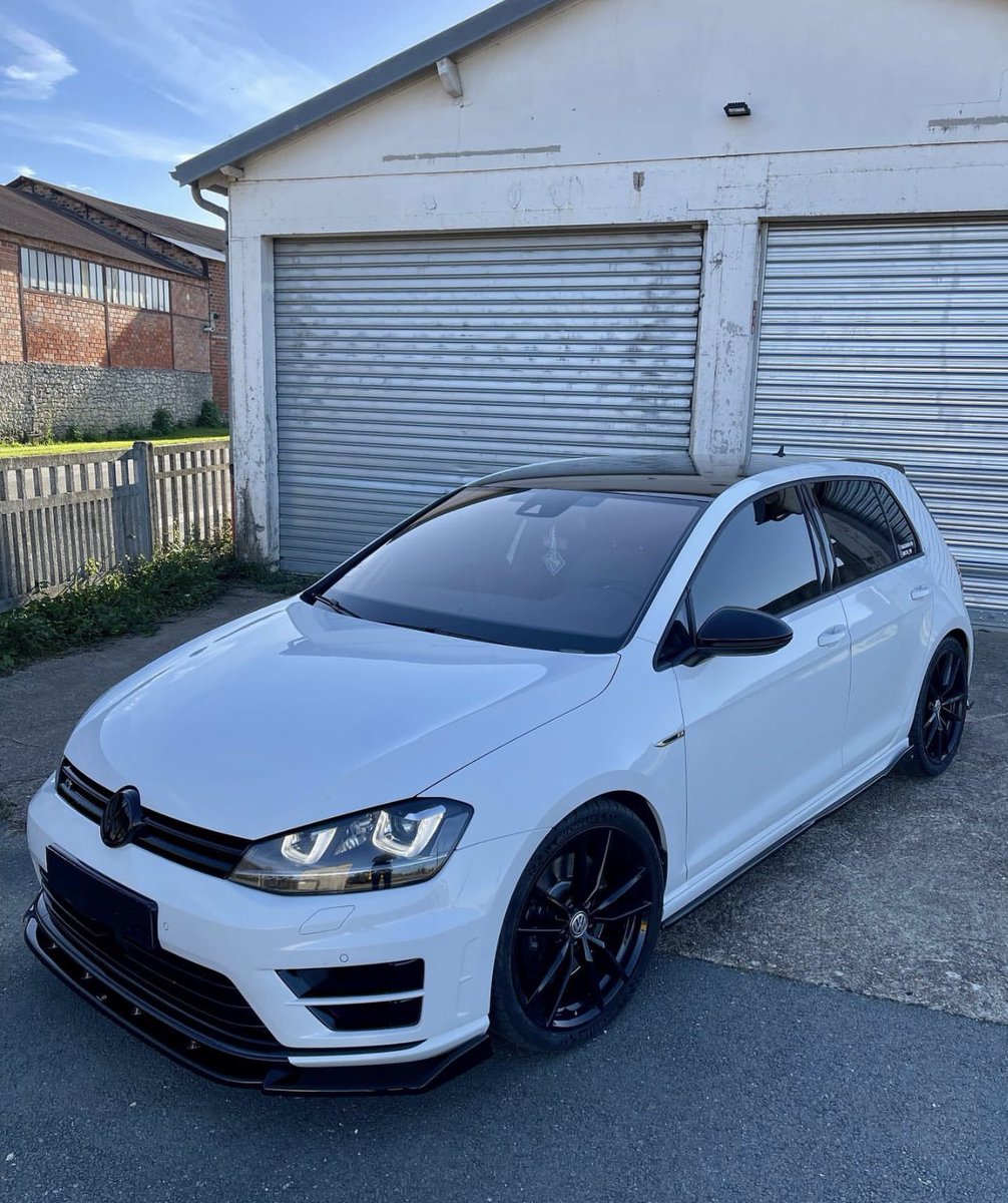 carpxrnpicx's tweet photo. Golf R https://t.co/4LHtkul0Ik