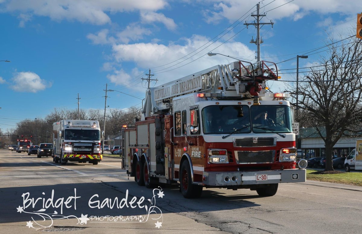 Firephotogal's tweet photo. Rest In Peace Firefighter Tetrick :( Look Closely inside the Fire truck. 💕 https://t.co/Qk5Y0iEgJY