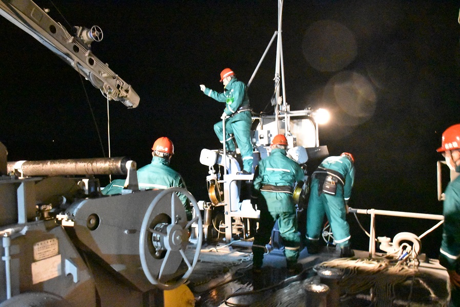 jmsdf_pao_eng's tweet photo. 18-28 NOV, #JMSDF conducted a bilateral mine warfare exercise in order to improve the JMSDF’s mine warfare capabilities and interoperability between the #JMSDF🇯🇵 and @USNavy🇺🇸.
@JMSDF_A_MF_HQ
#JMSDF70th #MineWarfare https://t.co/5buCaNaj0o