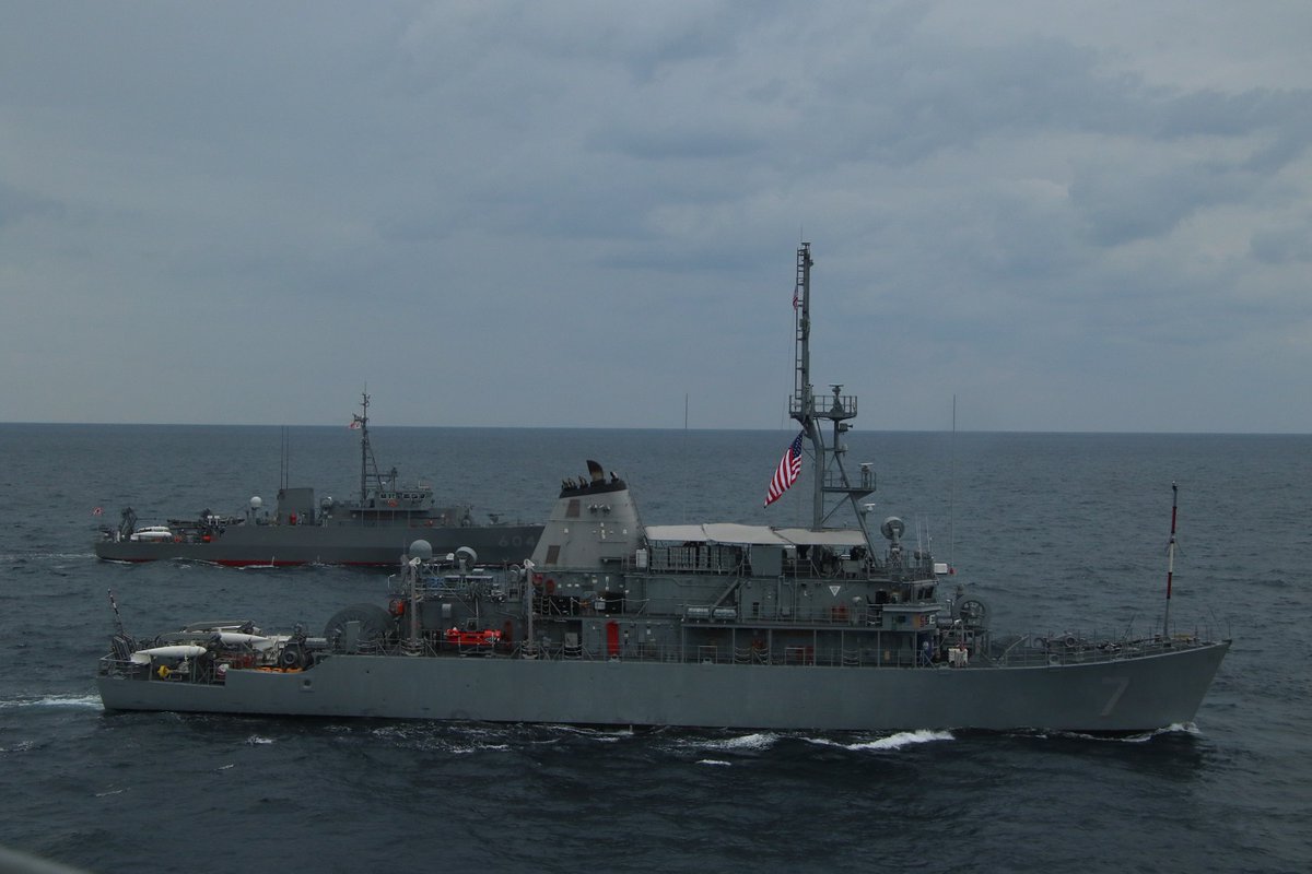 jmsdf_pao_eng's tweet photo. 18-28 NOV, #JMSDF conducted a bilateral mine warfare exercise in order to improve the JMSDF’s mine warfare capabilities and interoperability between the #JMSDF🇯🇵 and @USNavy🇺🇸.
@JMSDF_A_MF_HQ
#JMSDF70th #MineWarfare https://t.co/5buCaNaj0o