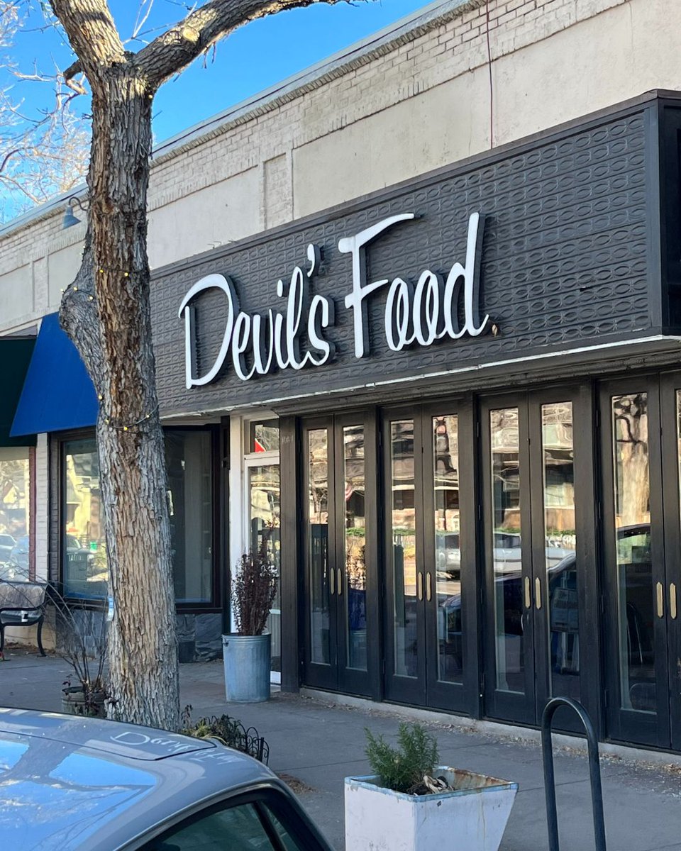KellyBroughDen's tweet photo. Small businesses are so important to our communities. Supporting #smallbusinessaturday with a trip to Devils Food Bakery. Try the Hedgehog. It's delicious! #OldSouthGaylordStreet #shoplocal https://t.co/JJ0wNlNDuL