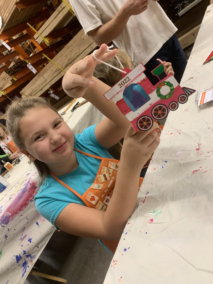 jasonvazHD's tweet photo. #thd1920 thanks Santa and his helpers!  Thanks Claire, Jen, Matt, and Mikayla for a fantastic kids workshop and break room treats!  #safetysanta https://t.co/76hCPT4Du2