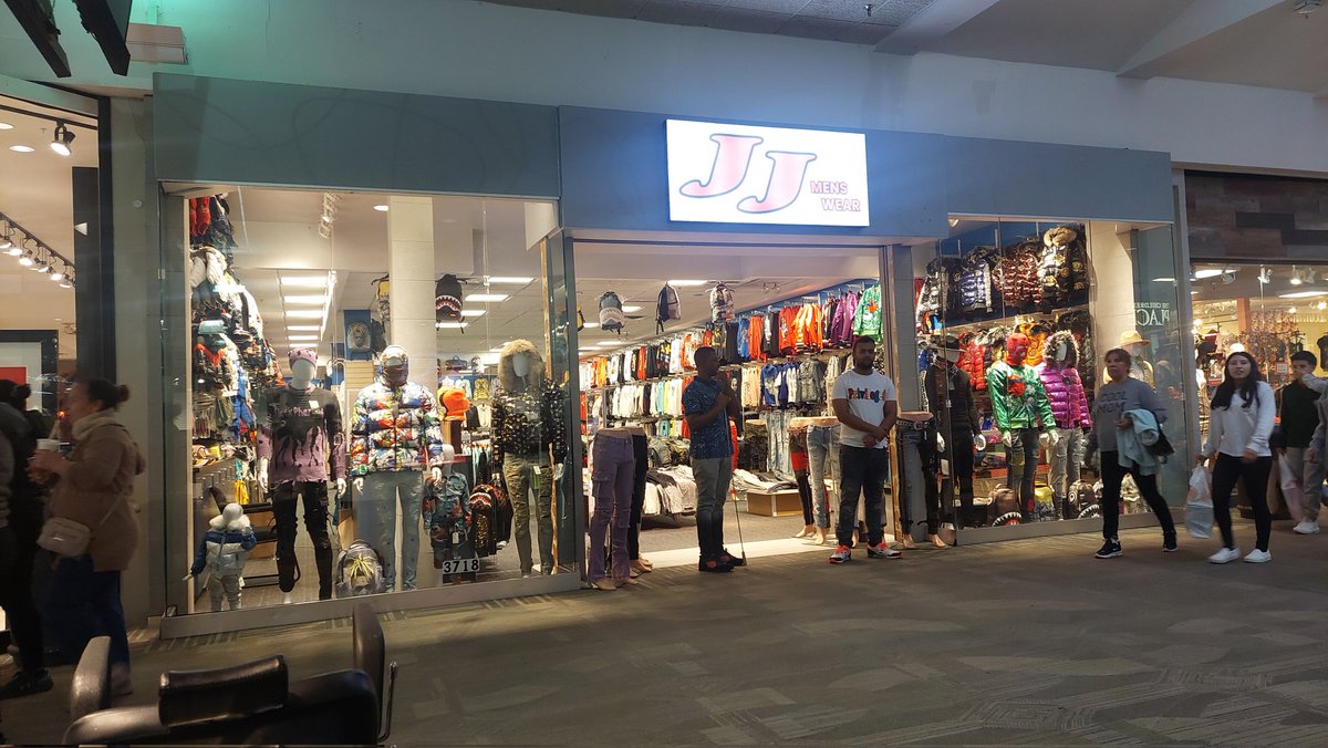 (not) Irving Mall tweet media