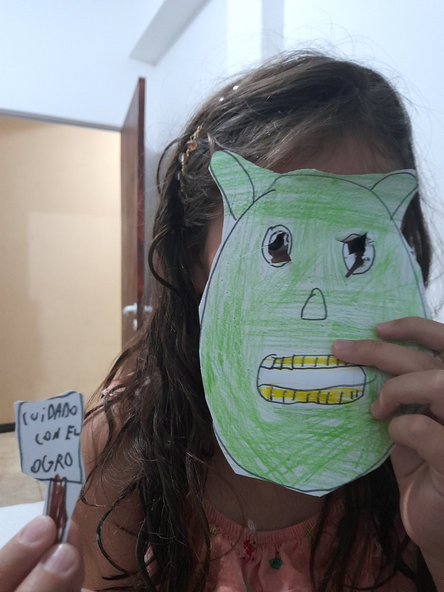 A tu hija le gusta Shrek? 
* mi hija *