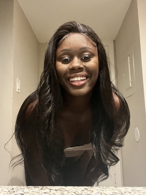 My sweet buns says good night babe 🍑💤 https://t.co/Vk4u3lD4AY