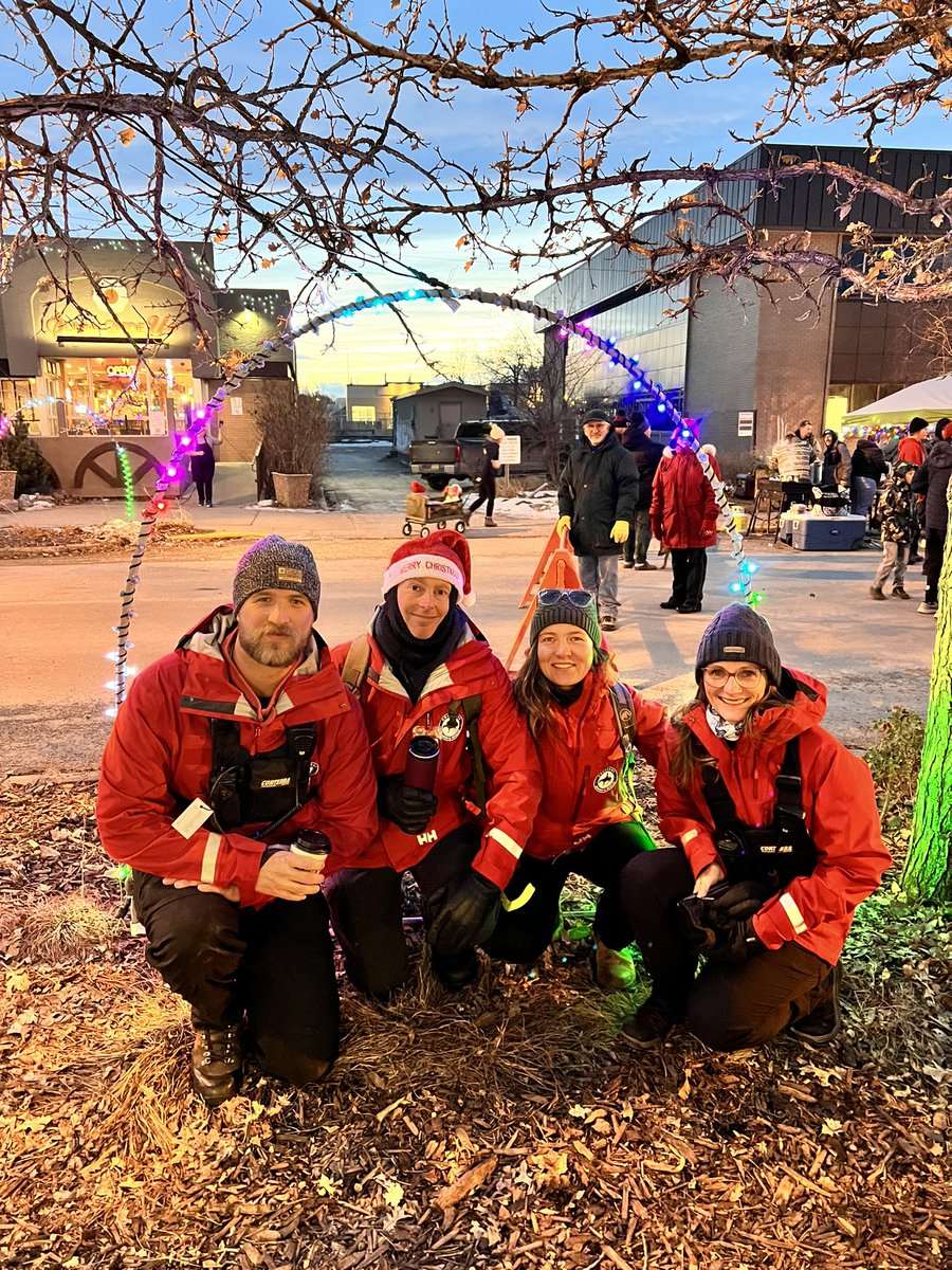 CochraneSAR's tweet photo. Today our members are assisting at the @cochranelightup event. 

Be sure to say hi if you see us 👋

#cochrane @TownofCochrane https://t.co/NZu8JlOEYZ