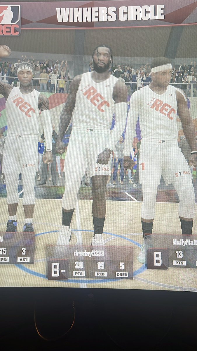 AndreDrummond's tweet photo. Sheeshhhhhhh
@NBA2K 
I’m nice 😅😂 

About to be live on @Twitch follow me - @drummond3 https://t.co/o45WPSAs0W