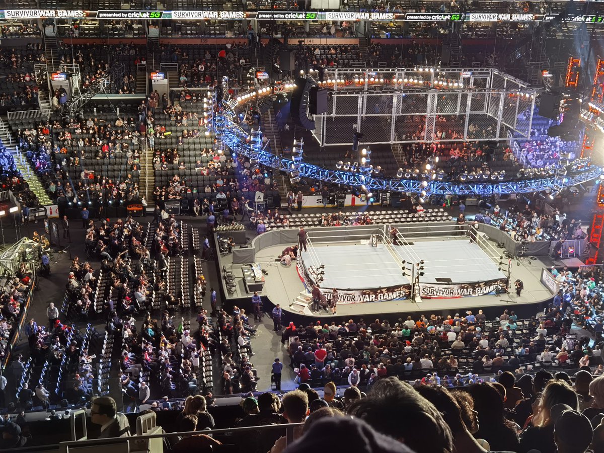 SHypnotiseur's tweet photo. On est prêt pour le Survivor Series 2022 ! En finalisation d'installation

#SurvivorSeries #SurvivorSeriesWargames #survivorseriesfr #WWESurvivorSeries #wwefr https://t.co/Zrp1ZRFxSU