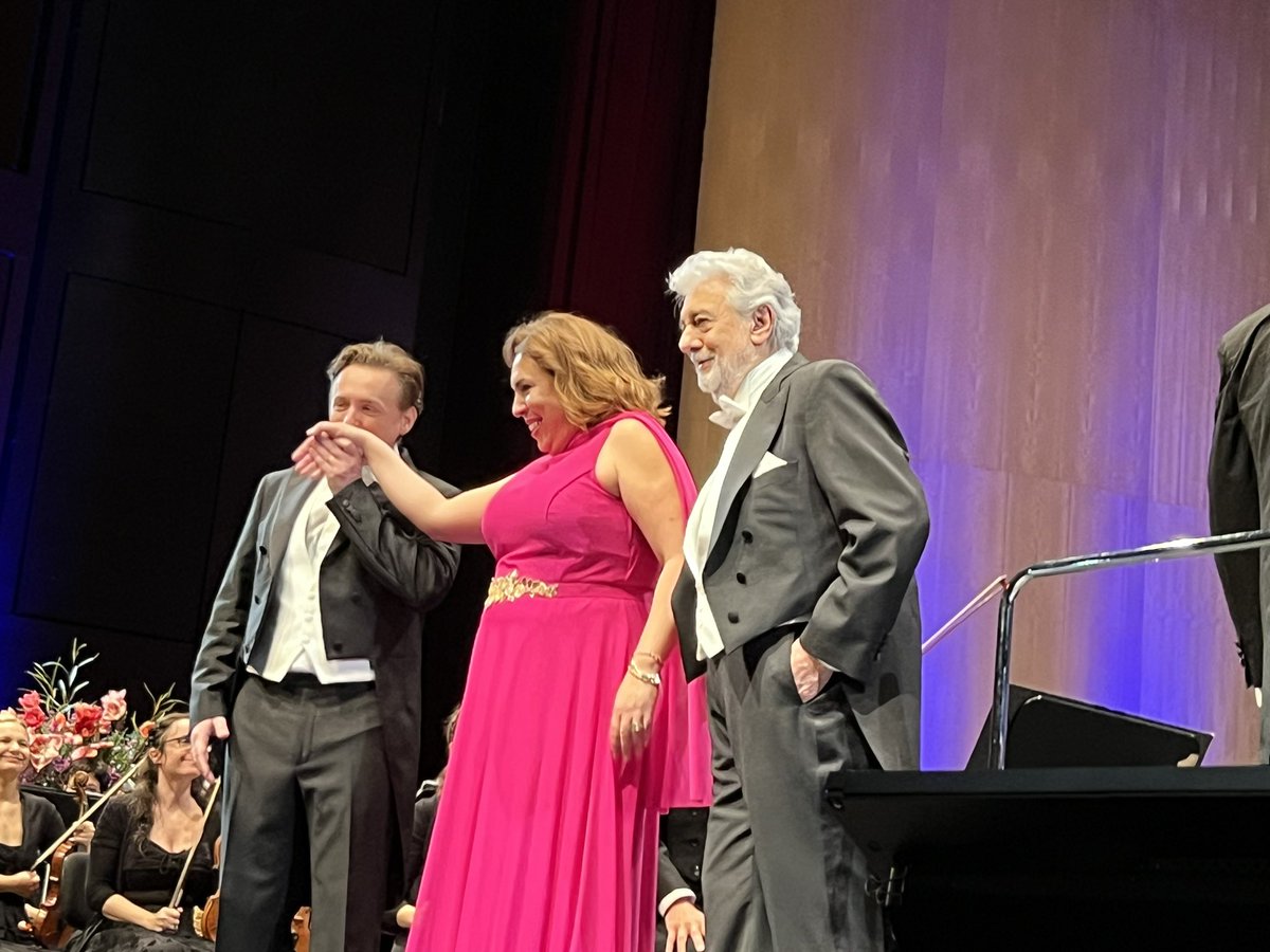 KWaldersee's tweet photo. A Christmas gift arrived early for music lovers in Baden-Baden, a fabulous concert with @PlacidoDomingo . The artists' happy faces and conductor Massimo Zanetti's laugh matched the public's delight in the Verdi gala. On stage with Domingo, @sirimajo and Ivan Magri. Bravi tutti! https://t.co/4KWVyL293Q