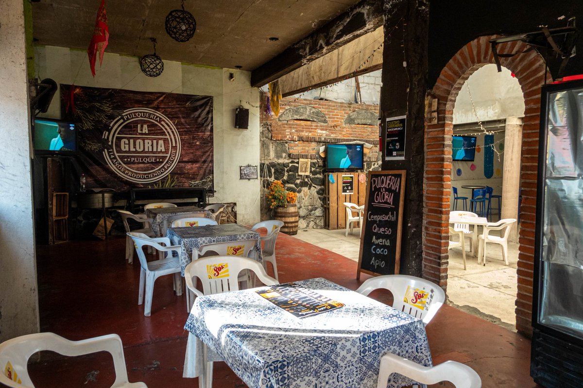 MexicoCityLive's tweet photo. En el corazón de Iztapalapa puedes encontrar Pulquería La Gloria que con más de un siglo de historia pasa de generación en generación la tradición pulquera y sigue sorprendiendo a sus visitantes con su amplia variedad de sabores.
Encuéntrala en la CDMX, #LaCiudadQueLoTieneTodo https://t.co/AdaoBtKqLl