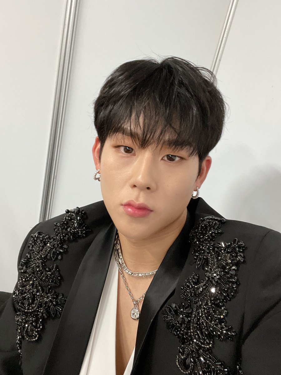 monsta x universe tweet media