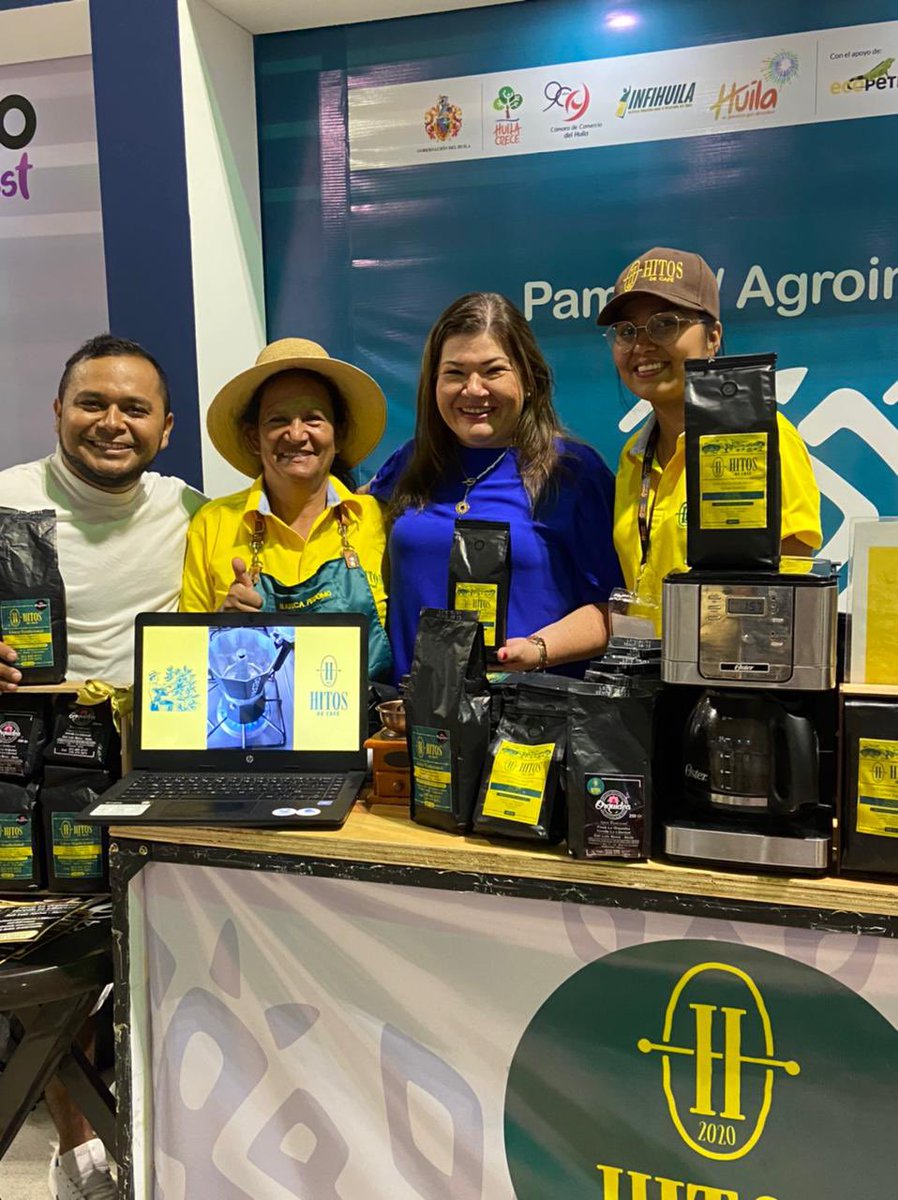 Amgasca's tweet photo. Hicimos presencia en #ExpoHuilaFest visitando los stand de nuestros #EmprendedoresSENA, quienes son ejemplo de liderazgo, perseverancia y superación. Felicitamos a todos los participantes, pues son inspiración para los huilenses que quieren emprender 🚀💪🙏 https://t.co/R87kmsEw9q
